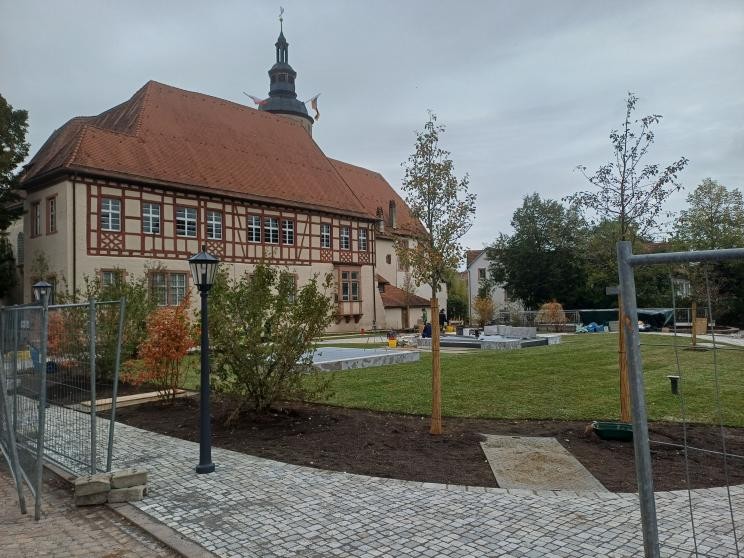 Schlosspark hinter dem Schloss