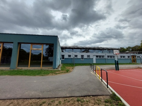 Außenansicht Sporthalle am Wört