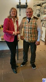 Kilian Barthel mit Bürgermeisterin Anette Schmidt