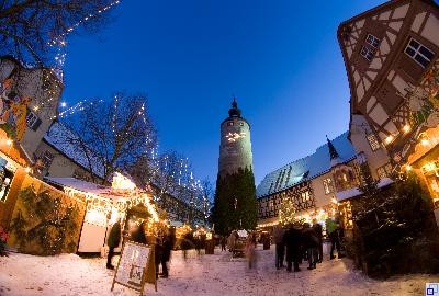 Weihnachtliche Atmosphäre auf dem Weihnachtsmarkt in Tauberbischofsheim Weihnachtliche Atmosphäre auf dem Weihnachtsmarkt in Tauberbischofsheim