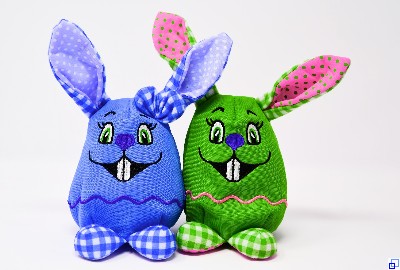 Osterhasen-Deko zwei Osterhäschen