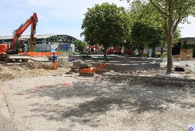 Baustelle Pausenhof Schulzentrum am Wört Am Pausenhof für die älteren Kinder wird noch gebaut